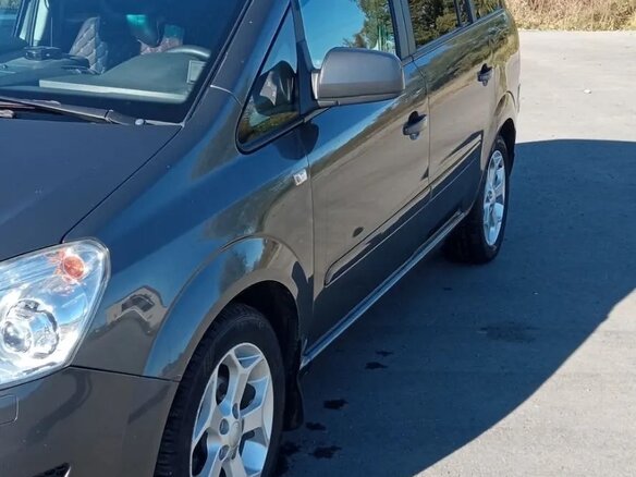 2010 Opel Zafira B Рестайлинг, серый, 580000 рублей - вид 4