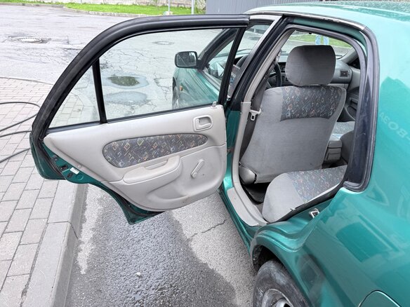 1999 Toyota Corolla VIII (E110), зелёный, 220000 рублей - вид 12