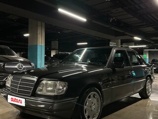 1994 Mercedes-Benz E-Класс 220 I (W124), чёрный, 1750000 рублей, вид 1