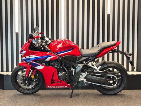 2024 Honda CBR 650R, красный, 1243143 рублей, вид 5