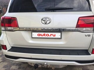 2017 Toyota Land Cruiser 200 Series Рестайлинг 2, белый, 6900000 рублей, вид 1