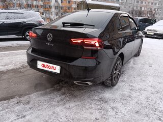 2021 Volkswagen Polo VI, чёрный, 1790000 рублей, вид 4