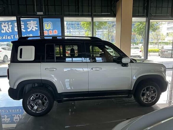2025 Baojun Yep Plus, бежевый - вид 7