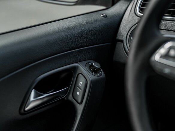 2014 Volkswagen Polo V, белый, 590000 рублей - вид 9