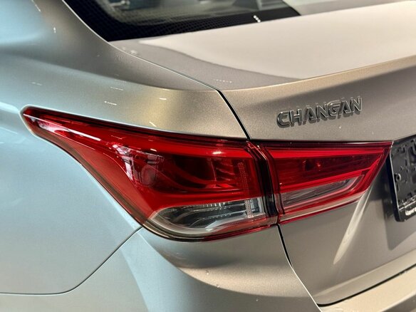 2025 Changan Alsvin, серебристый, 2119900 рублей - вид 5
