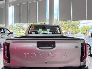 2026 Toyota Hilux IX, серебристый, 5827904 рублей, вид 5