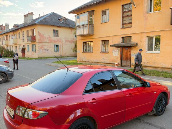 2006 Mazda 6 I (GG) Рестайлинг, красный - вид 2