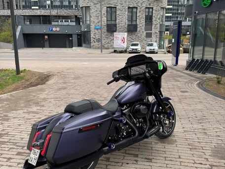 2024 Harley-Davidson Street Glide, пурпурный, 2800000 рублей, вид 4
