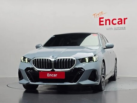 2026 BMW 5 серии 523d xDrive VIII (G60/G61/G68), серый, 9422000 рублей, вид 2