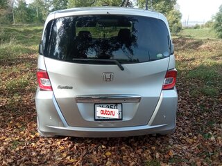 2011 Honda Freed Spike I Рестайлинг, серебристый, 1120000 рублей, вид 5
