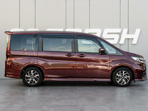 2021 Honda Stepwgn Spada V Рестайлинг, красный, 2650000 рублей - вид 4