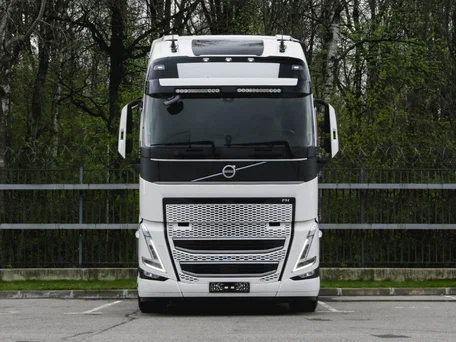 2023 Volvo FH, белый, 17100000 рублей, вид 3