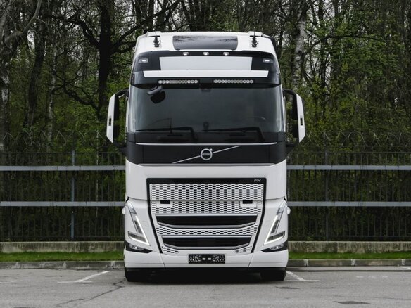 2023 Volvo FH, белый, 17100000 рублей - вид 2