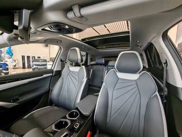 2026 Geely Atlas II, серебристый - вид 12