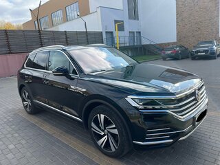 2019 Volkswagen Touareg III, чёрный, 5000000 рублей, вид 4