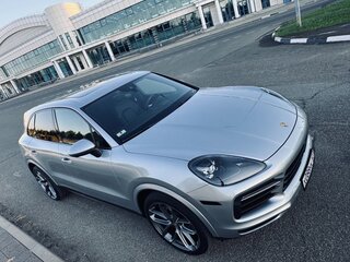2019 Porsche Cayenne III, серый, 6400000 рублей, вид 3