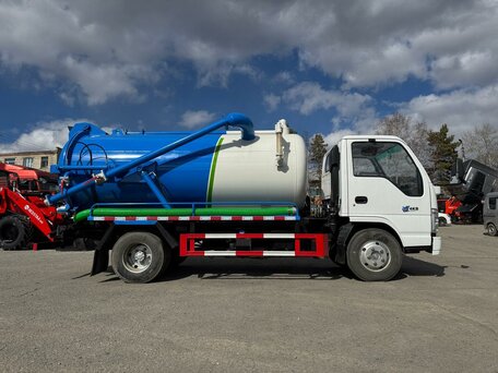 2026 Isuzu Ассенизаторская машина, синий, 4348000 рублей, вид 2