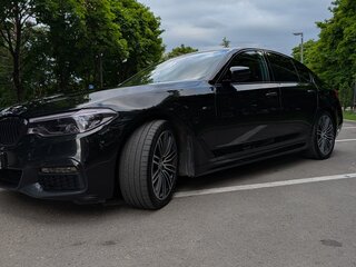 2017 BMW 5 серии 540i xDrive VII (G30/G31/G38), чёрный, 3400000 рублей, вид 1