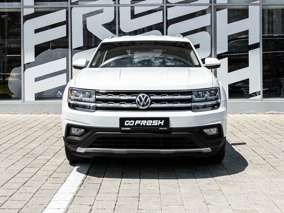 2018 Volkswagen Atlas I, белый - вид 2