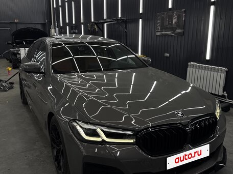 2021 BMW 5 серии 520i VII (G30/G31/G38) Рестайлинг, серый, 4800000 рублей, вид 4