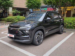 2023 Chevrolet TrailBlazer III Рестайлинг, чёрный, 2960777 рублей, вид 1