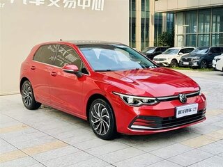 2021 Volkswagen Golf VIII, красный, 2023000 рублей, вид 5