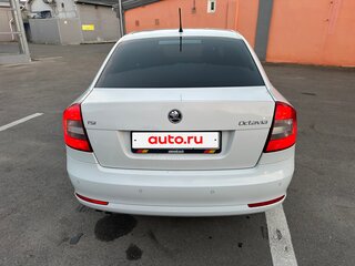 2012 Skoda Octavia II (A5) Рестайлинг, белый, 640000 рублей, вид 3