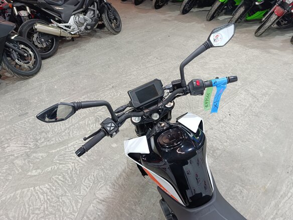 2022 KTM 390 Duke, белый, 480000 рублей - вид 19
