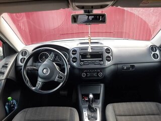 2013 Volkswagen Tiguan I Рестайлинг, серебристый, 899000 рублей, вид 5