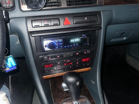 2000 Audi A6 II (C5), золотистый, 500000 рублей - вид 12