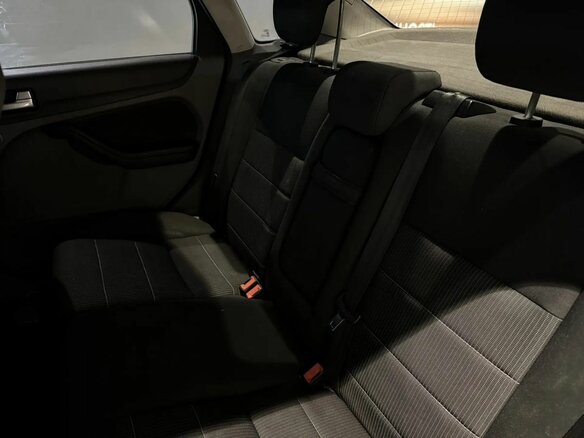 2010 Ford Focus II Рестайлинг, чёрный - вид 12