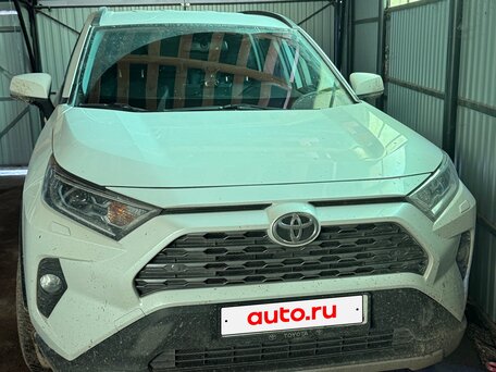 2021 Toyota RAV4 V (XA50), белый, 4000000 рублей, вид 1