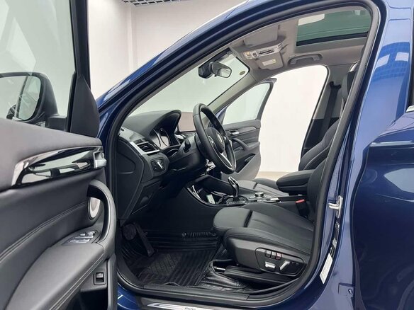 2022 BMW X1 Long 20Li sDrive II (F48) Рестайлинг, синий, 3265000 рублей - вид 8