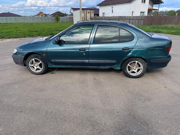 1997 Renault Megane I, зелёный, 45000 рублей - вид 3