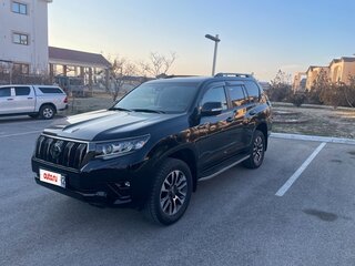 2022 Toyota Land Cruiser Prado 150 Series Рестайлинг 3, чёрный, 6000000 рублей, вид 3