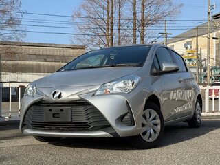 2020 Toyota Vitz III (XP130) Рестайлинг 2, серебристый, 670010 рублей, вид 1