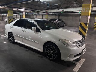 2011 Toyota Crown XIII (S200), белый, 1390000 рублей, вид 1