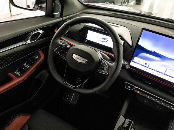 2026 Geely Coolray I Рестайлинг 2, пурпурный, 2964900 рублей - вид 18
