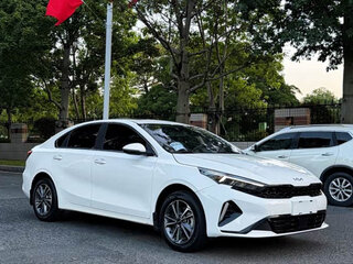 2023 Kia K3 II (China Market) Рестайлинг, белый, 1500000 рублей, вид 2