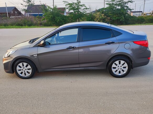 2011 Hyundai Solaris I, серый, 730000 рублей - вид 7