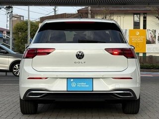 2023 Volkswagen Golf VIII, белый, 1934700 рублей, вид 4