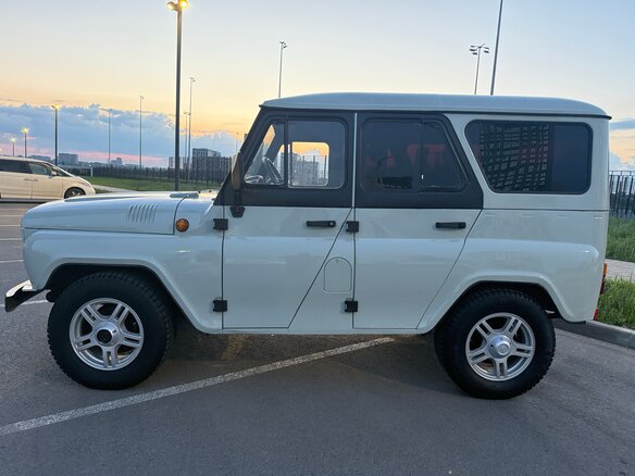 2002 УАЗ 315142, белый, 495000 рублей - вид 13