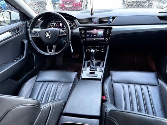 2019 Skoda Superb III, белый, 1850000 рублей - вид 12