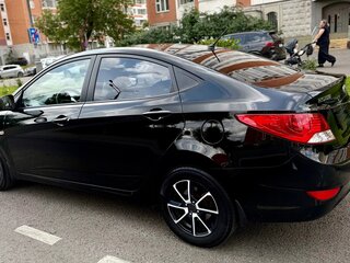 2014 Hyundai Solaris I, чёрный, 800000 рублей, вид 4