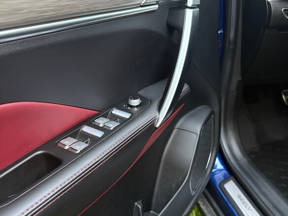 2021 Geely Coolray I, синий, 1580000 рублей - вид 17
