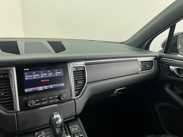 2018 Porsche Macan I, чёрный, 3190000 рублей - вид 18