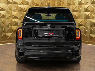 2026 Rolls-Royce Cullinan Black Badge I Рестайлинг (Series II), чёрный, 71000000 рублей, вид 4