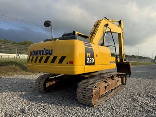 2019 Komatsu PC220-8, жёлтый, 7600000 рублей, вид 2