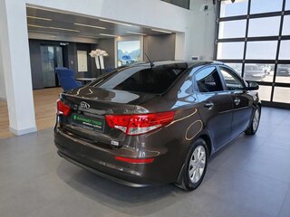 2016 Kia Rio III Рестайлинг, коричневый, 1055000 рублей, вид 4