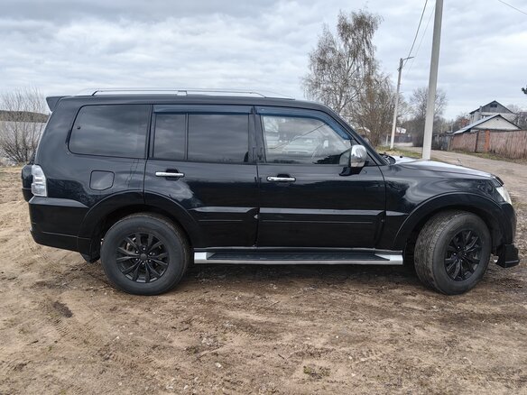 2009 Mitsubishi Pajero IV, чёрный, 1790000 рублей - вид 5